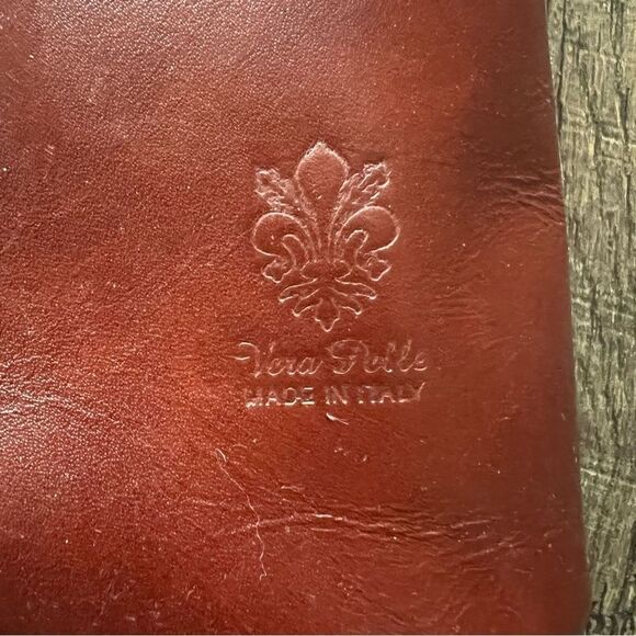 Vera Pelle Italy Small Brown
Leather Zip Front Crossbody
Bag, 7.5" x7.5" - Picture 4 of 16